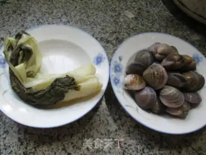 Make Pickles, round clams step 0