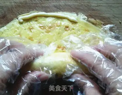 Make Rich gold pine rolls step 8
