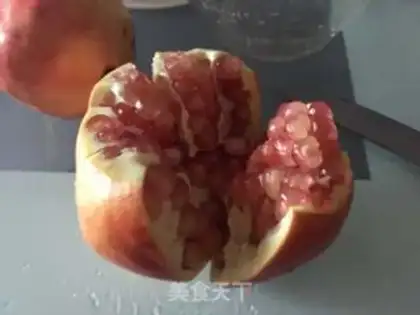 Make Pomegranate apple juice step 1