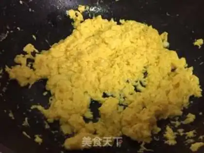 Make Scrambled eggs step 2