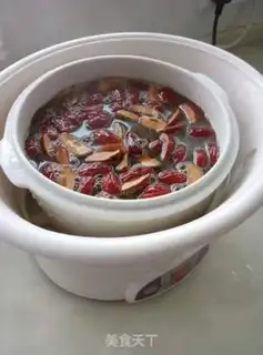 Make Ginger-cuilled red date syrup step 2