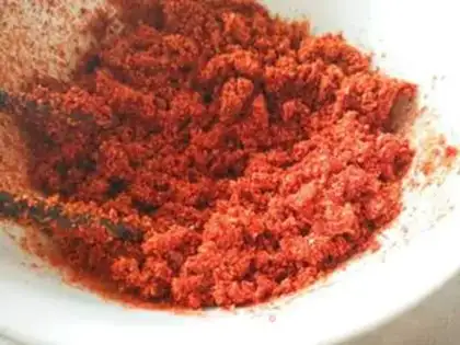 Make Spicy red oil step 0
