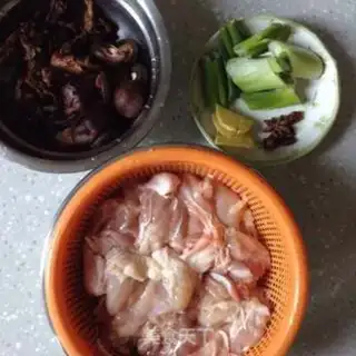 Make Chicken stew mushrooms step 1