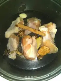 Make Chicken leg soup step 0