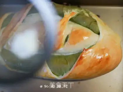 Make Double-coloured bean bread step 7