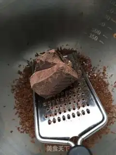 Make Hot chocolate in winter step 0
