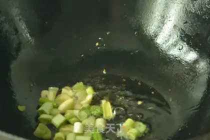 Make Tomato egg noodles step 5