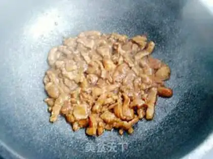 Make Round onion fried meat step 4