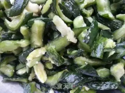 Make cucumber pickles step 0
