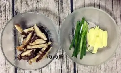 Make Plum mushrooms, cod step 1