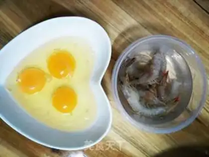 Make Shrimp steamed eggs step 0