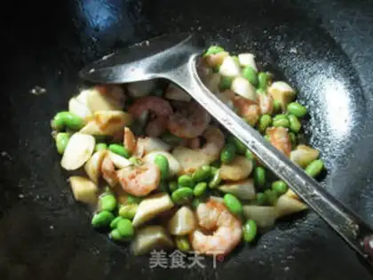 Make Shrimp is white and fried beans step 8