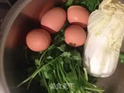 Make The doll egg box step 1