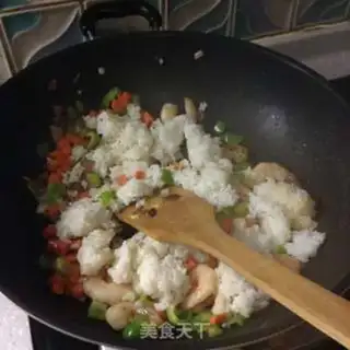 Make Curry shrimp fried rice step 5