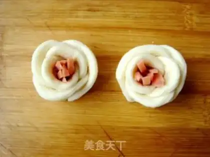 Make A pizza by roses step 12