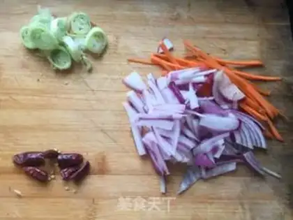 Make Spicy hand tore the dishes step 1