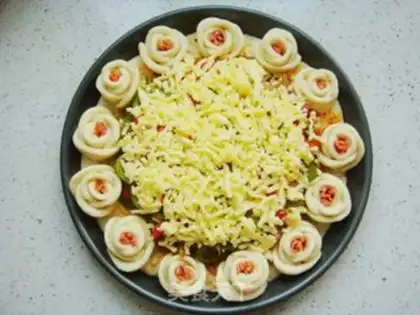 Make A pizza by roses step 15
