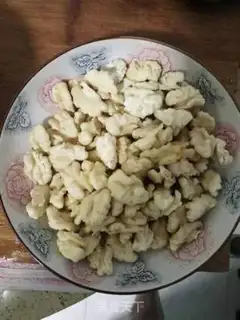Make Peach walnuts step 0