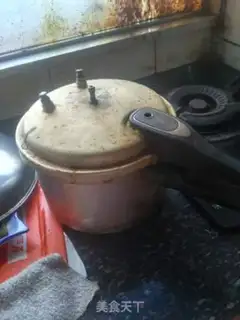Make High pressure cooker step 1