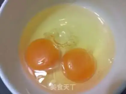 Make Lunch, egg, fried rice step 1