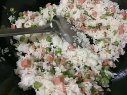 Make Lunch, egg, fried rice step 5