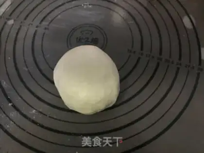 Make Lotus souffle step 1