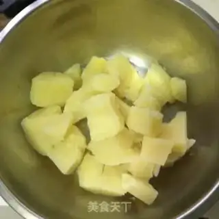 Make Coconut cheese potato ball step 3