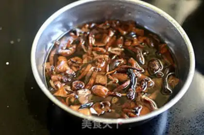 Make Chicken stew mushrooms step 1