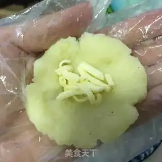 Make Coconut cheese potato ball step 8
