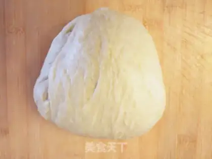 Make Pooh bear squeezes bread step 2