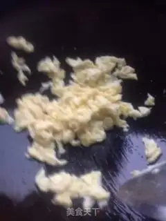 Make Steamed potatoes, fried eggs step 5