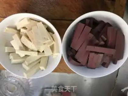 Make Powder soup, goat blood soup step 0