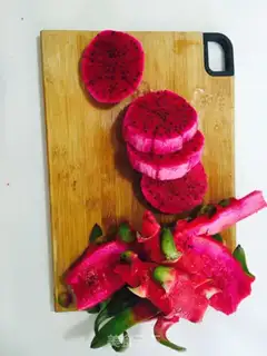 Make Fresh Dragon Juice step 0