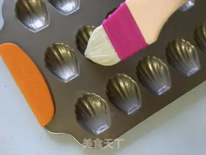 Make Chocolate Madeleine step 8