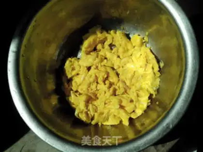 Make Carrot fried eggs step 1