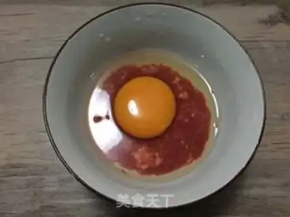 Make Meatloaf steamed eggs step 1