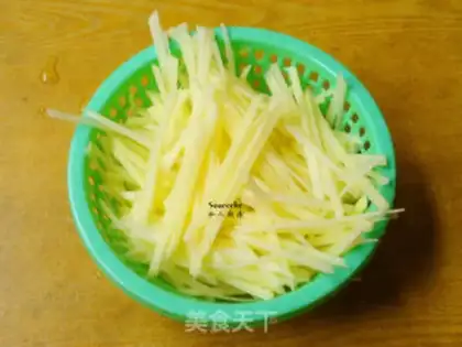 Make Spicy potatoes step 1