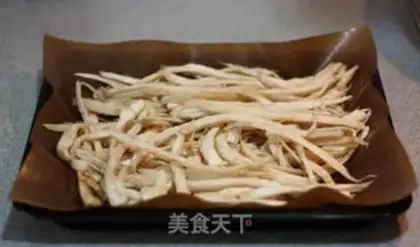 Make The dryer tore the apricot mushrooms step 4