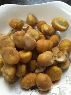 Make Chestnut bone soup step 0