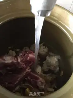 Make Chestnut bone soup step 4