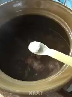Make Chestnut bone soup step 6