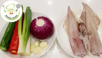 Make Soy sauce, spicy squid step 0