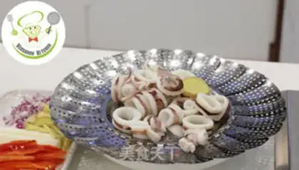 Make Soy sauce, spicy squid step 1