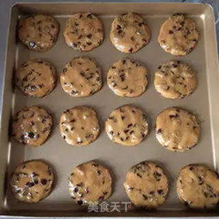Make raisin chocolate soft cookies step 7