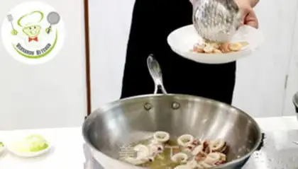 Make Soy sauce, spicy squid step 2