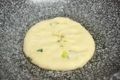 Make Onion cake step 4