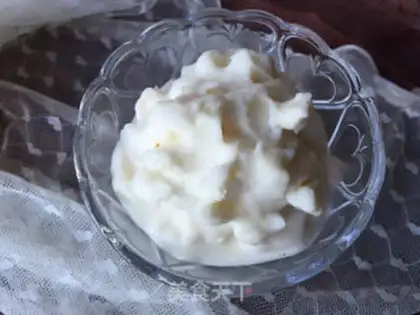 Make Fresh milk, fruit and ice step 2