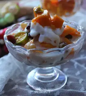 Make Fresh milk, fruit and ice step 4