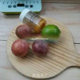 Make Bronze and green lemon honey step 0
