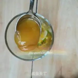 Make Bronze and green lemon honey step 4
